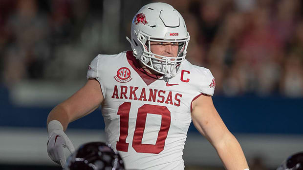 Arkansas Razorbacks linebacker Bumper Pool calls the defense during the 23-21 loss to Texas A&M in 2022 at AT&T Stadium in Arlington, Texas.